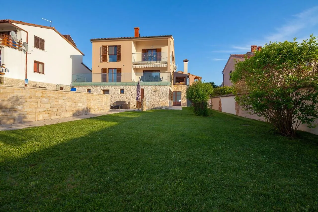 Villa Nicole Banjole Croatia